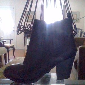 ANKLE BOOTS 10WIDE